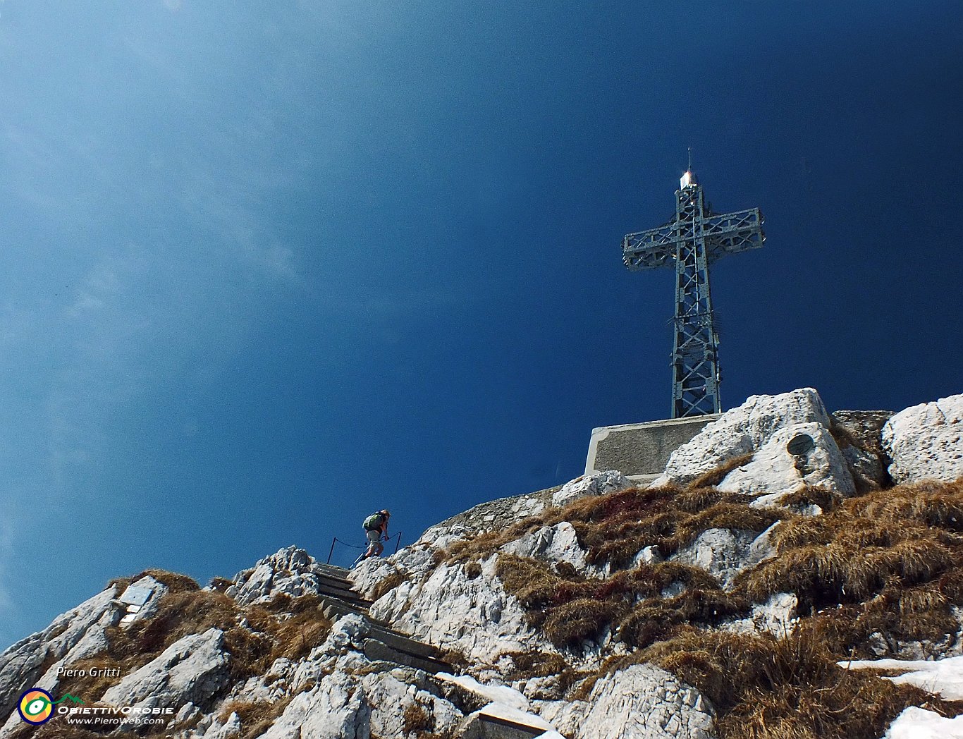 01 In vetta al Resgone (1895 m.) .JPG